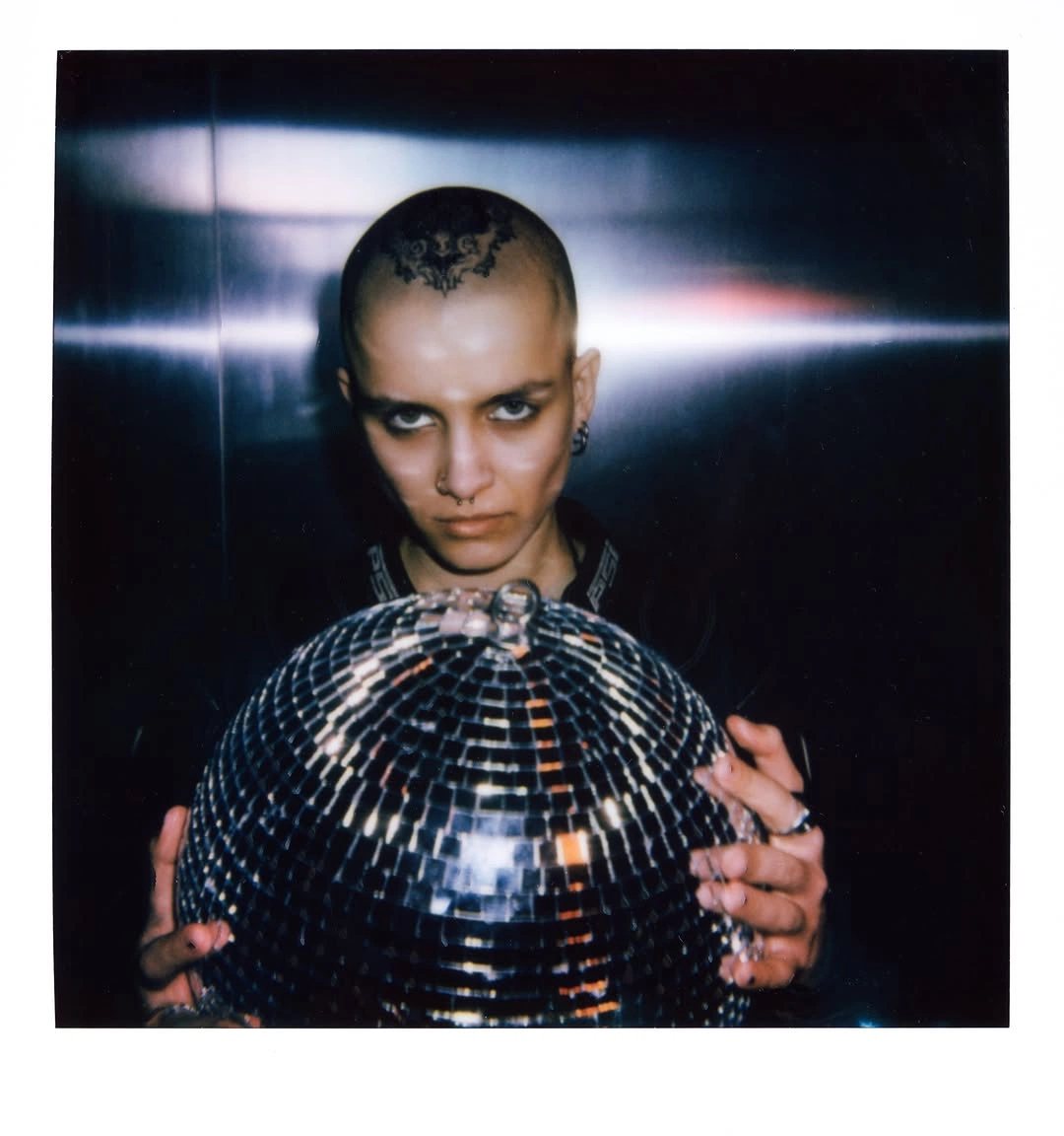 Flash portrait with mirror ball